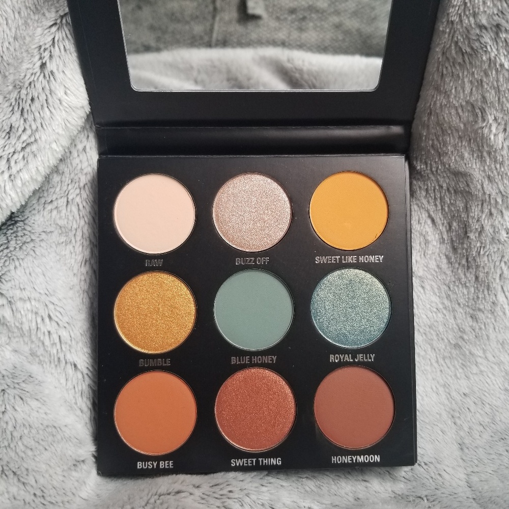 Kylie jenner pressed powder palette blue honey